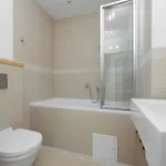 Spacious With Balcony Suited For Remote Work By Renters