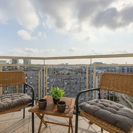 Spacious With Balcony Suited For Remote Work By Renters Lejlighed